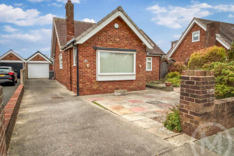 2 bedroom detached bungalow for sale