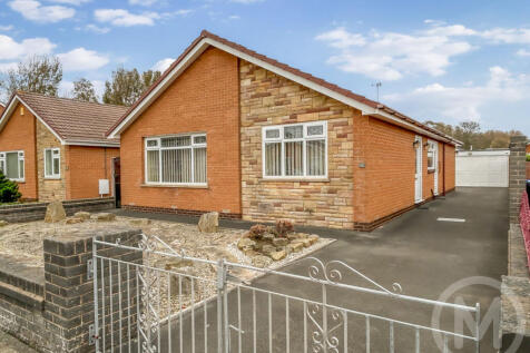 Speyside, Blackpool, FY4 2BS 2 bed detached bungalow for sale