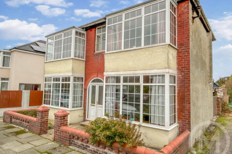 Pearl Avenue, Blackpool 3 bed detached house for sale