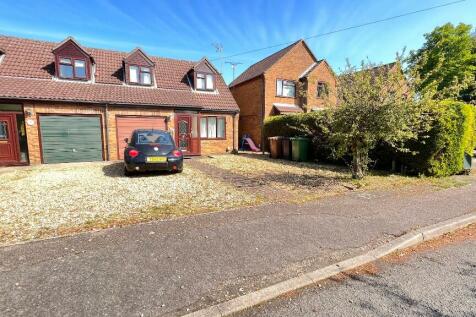 2 bedroom semi-detached house for sale