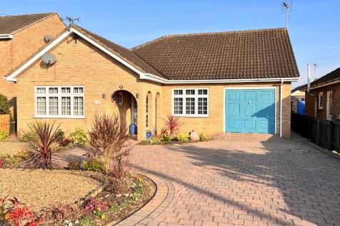 2 bedroom detached bungalow for sale