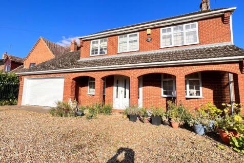 4 bedroom detached house for sale