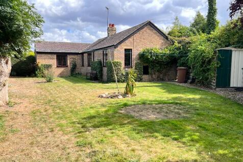 2 bedroom detached bungalow for sale