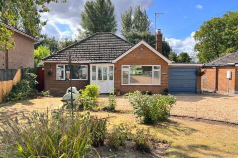 2 bedroom detached bungalow for sale