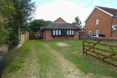 2 bedroom detached bungalow for sale