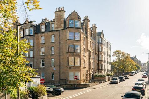 3 bedroom flat for sale