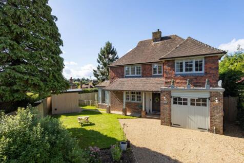 Haywards Road, Haywards Heath RH16 4 bed detached house for sale