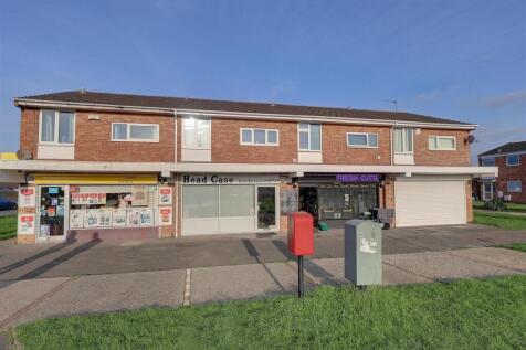 Insley Gardens, Hucclecote, Gloucester 2 bed flat for sale