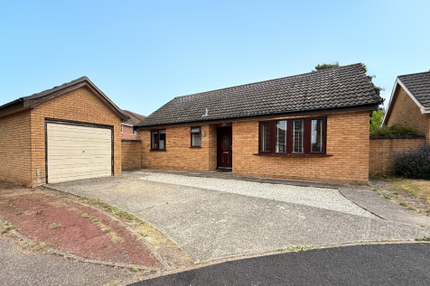 2 bedroom detached bungalow for sale