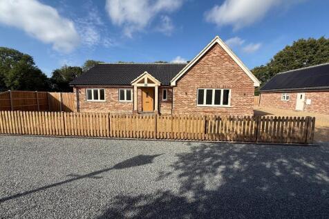 4 bedroom detached bungalow for sale