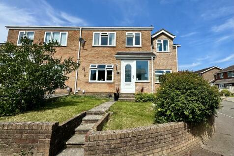 4 bedroom semi-detached house for sale