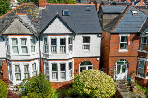 4 bedroom semi-detached house for sale