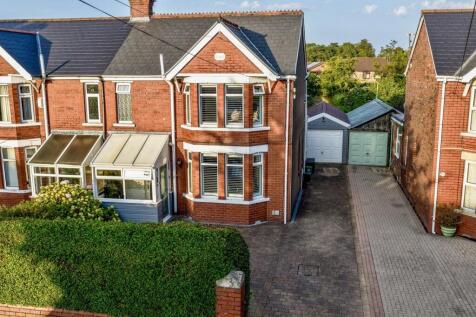 3 bedroom semi-detached house for sale