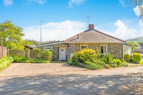 2 bedroom detached bungalow for sale