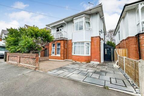 Herberton Road, Bournemouth BH6 2 bed flat for sale