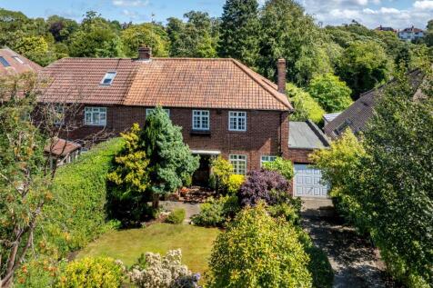 4 bedroom semi-detached house for sale