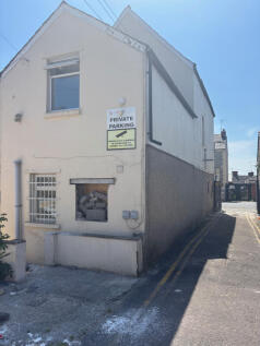 12 bedroom end of terrace house for sale