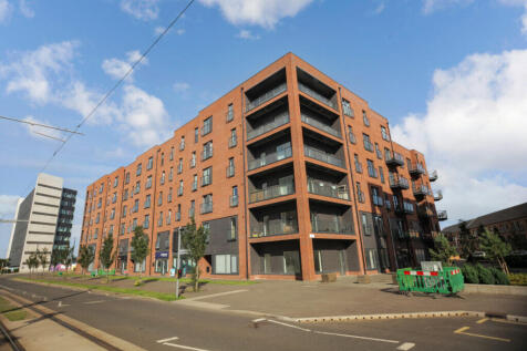 3 bedroom flat for sale