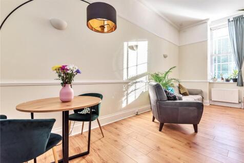 Brigade Place, Caterham CR3 2 bed apartment for sale