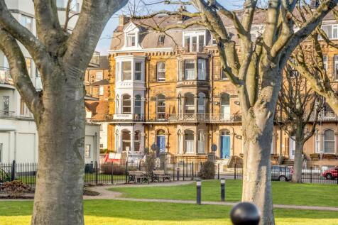 11 bedroom terraced house for sale