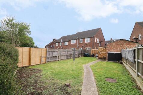 2 bedroom maisonette for sale