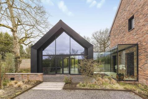 6 bedroom detached house for sale