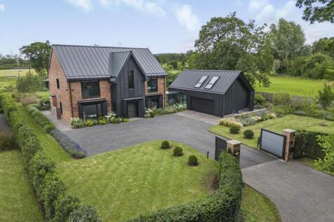 6 bedroom detached house for sale