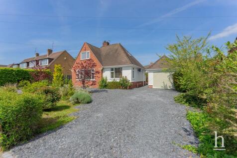 Gayton Parkway, Wirral CH60 4 bed detached bungalow for sale