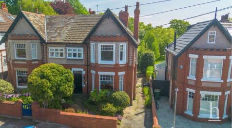 5 bedroom semi-detached house for sale