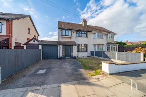 4 bedroom semi-detached house for sale