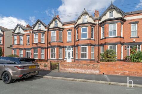 6 bedroom terraced house for sale