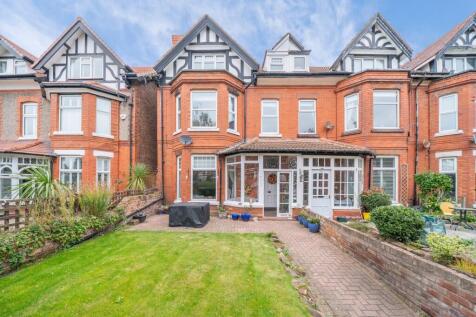 4 bedroom maisonette for sale