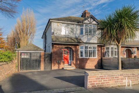 4 bedroom semi-detached house for sale