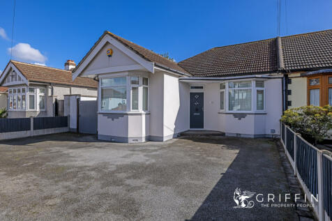 2 bedroom semi-detached bungalow for sale