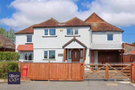 5 bedroom detached house for sale