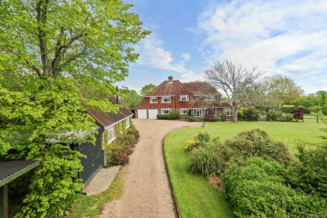 6 bedroom detached house for sale