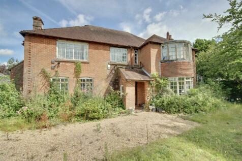 6 bedroom detached house for sale