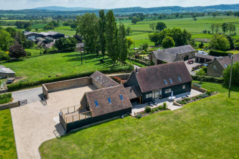 Cardington, Shropshire SY6 4 bed barn conversion for sale