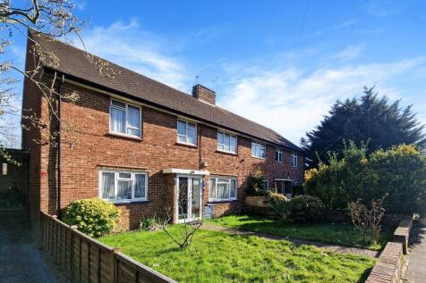 2 bedroom maisonette for sale