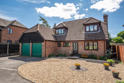 Oakley Lane, Oakley 4 bed detached house for sale