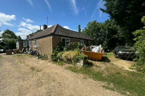 4 bedroom detached bungalow for sale