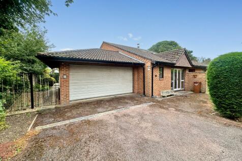 4 bedroom detached bungalow for sale