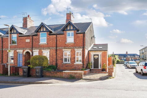 West Road, Oakham, LE15 6LU 3 bed terraced house for sale