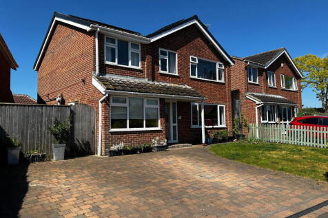 Park Road Barnstone Vale of Belvoir 4 bed detached house for sale