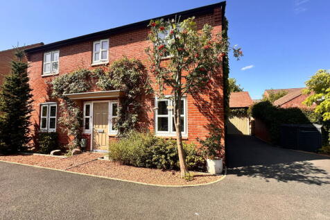 Aintree Avenue, Barleythorpe, Oakham 4 bed detached house for sale