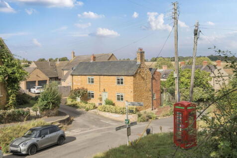 Tea Cottage, Bottom Lane, Bisbrooke... 3 bed cottage for sale