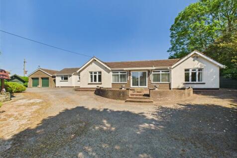 4 bedroom bungalow for sale