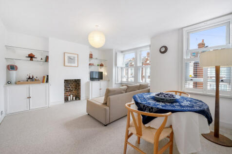 Charteris Road, London, NW6 2 bed flat for sale