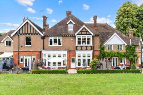 4 bedroom country house for sale