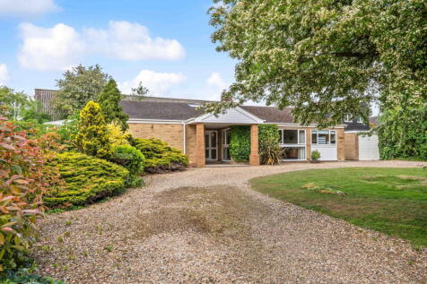 4 bedroom detached bungalow for sale